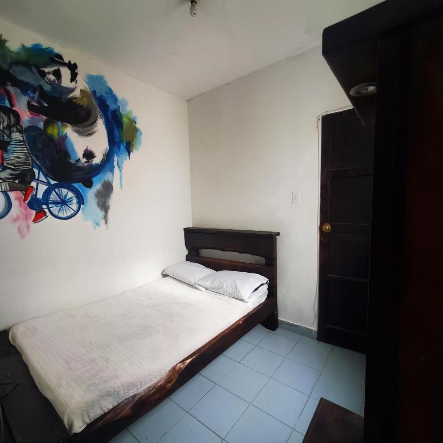 Hostal Cq Chapinero Bogota Ngoại thất bức ảnh