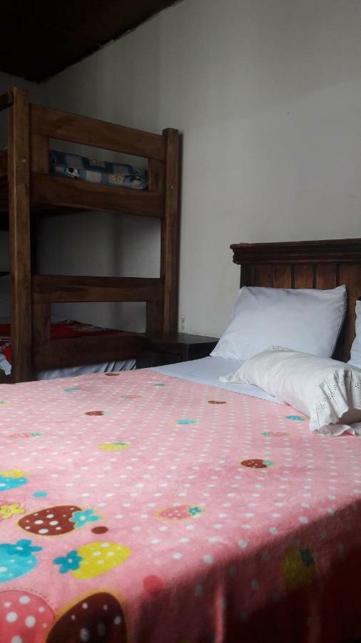 Hostal Cq Chapinero Bogota Ngoại thất bức ảnh